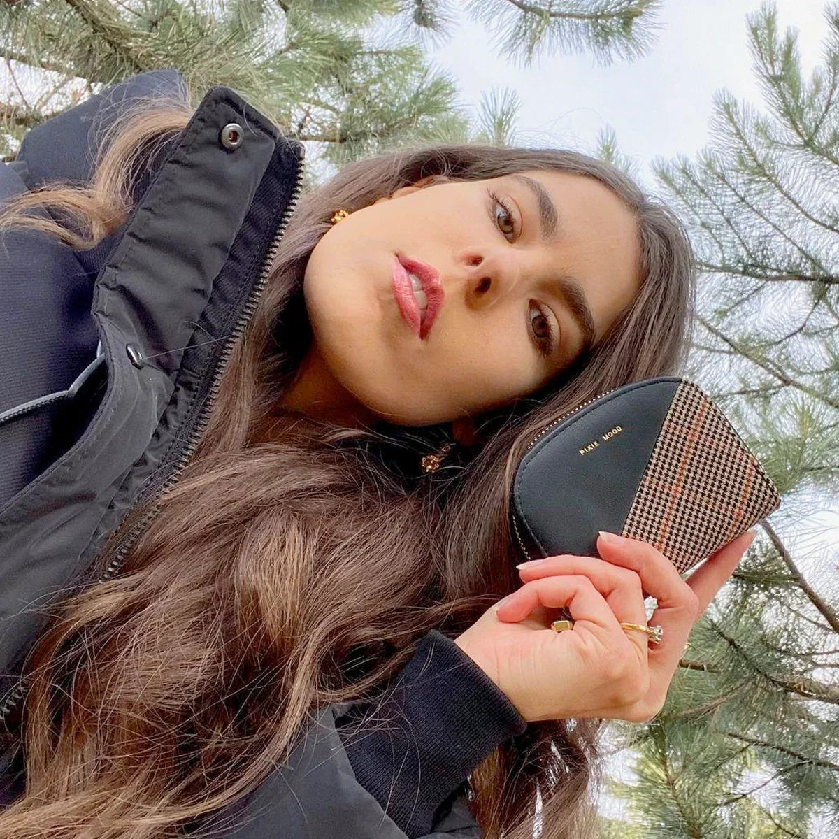 Chic Looks with Pixie Mood